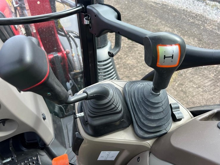 2025-case-ih-farmall-120c-image-26
