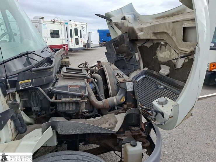 2013-international-durastar-4300-image-12