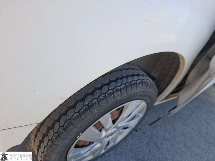 2017-nissan-nv200-image-24