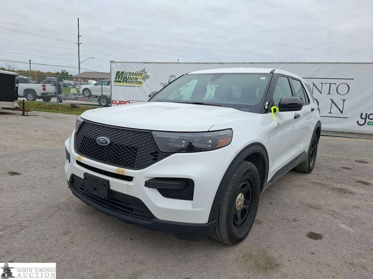 2021-ford-explorer-image-1
