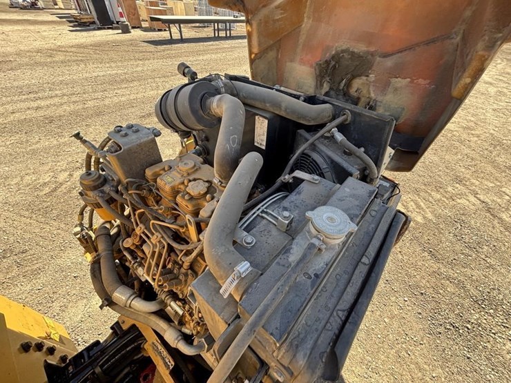 2013-caterpillar-cb22-image-30