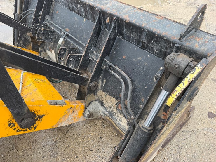 jcb-3cx-image-32