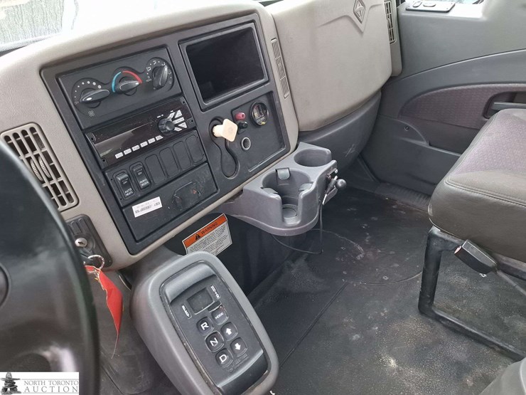 2013-international-durastar-4300-image-10