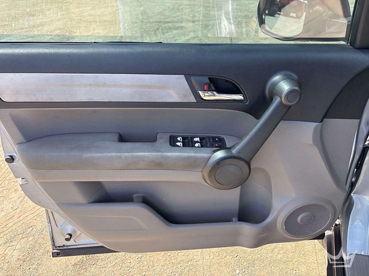 2011-honda-crv-image-10