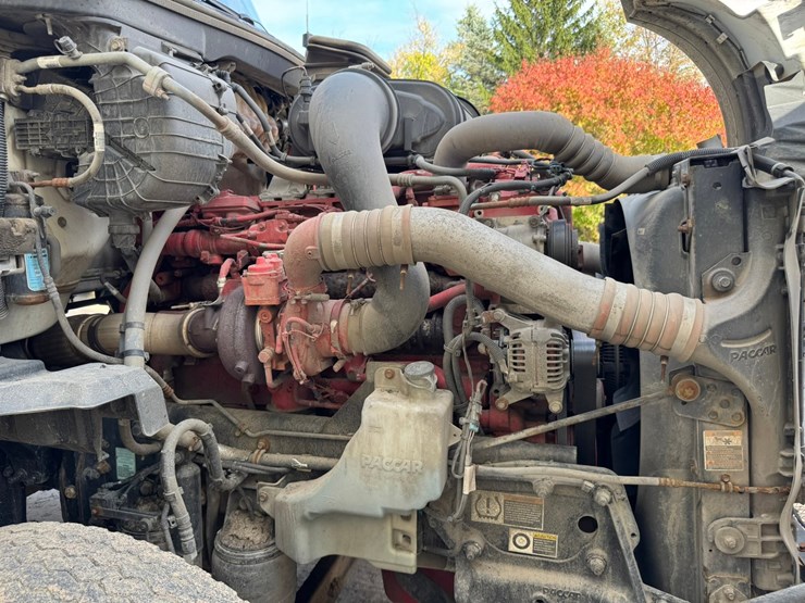 2022-kenworth-t680-image-52