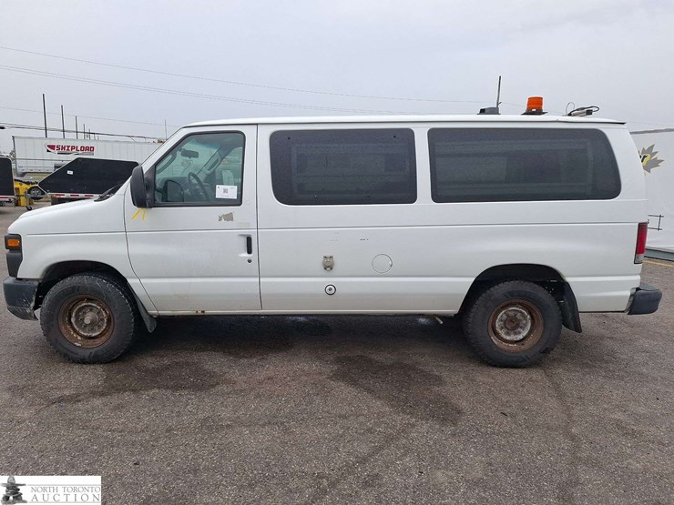 2009-ford-cargo-image-8