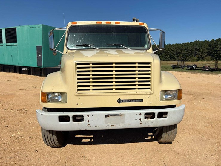 1997-international-4700-image-5