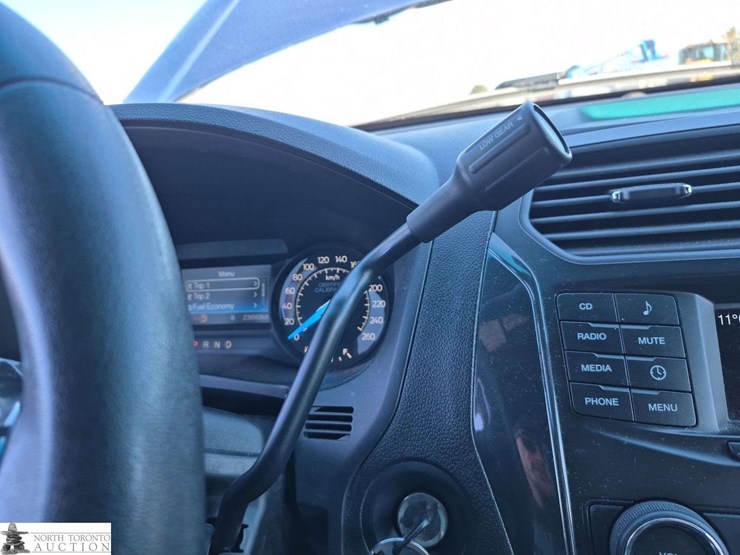 2017-ford-explorer-image-19