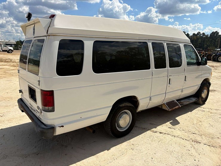 2004-ford-6-image-3
