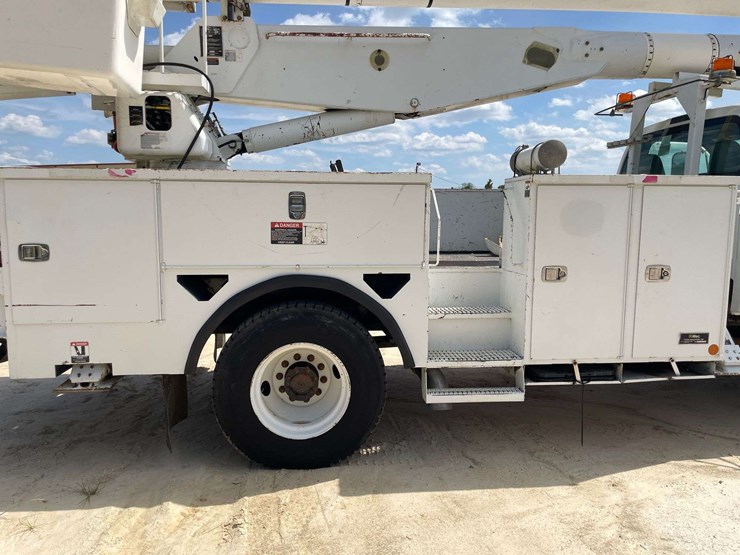 2011-ford-f750-image-16