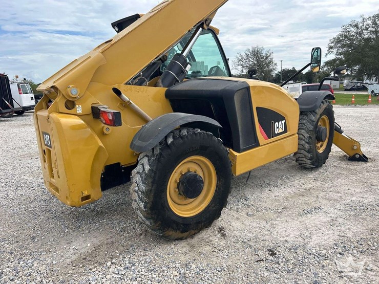 2019-caterpillar-th514d-image-6