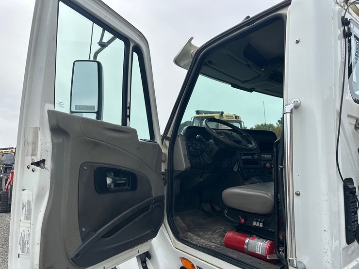 2015-international-prostar-image-27