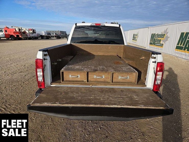 2022-ford-f250-image-11