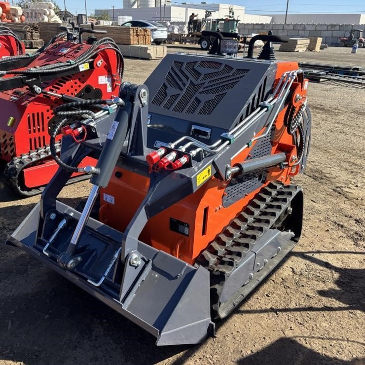 TPM T460 Skid Steer Track Loader