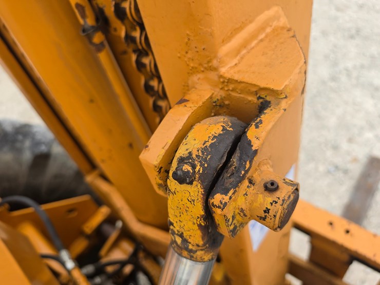 #25323-•-allis-chalmers-708c-fork-lift-image-52
