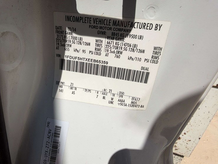 2014-ford-f550-image-30