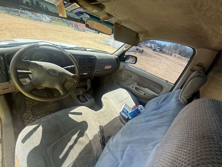 2002-toyota-tacoma-image-16