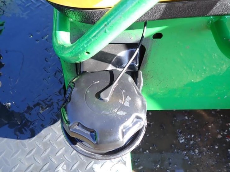 2012-john-deere-gator-image-7