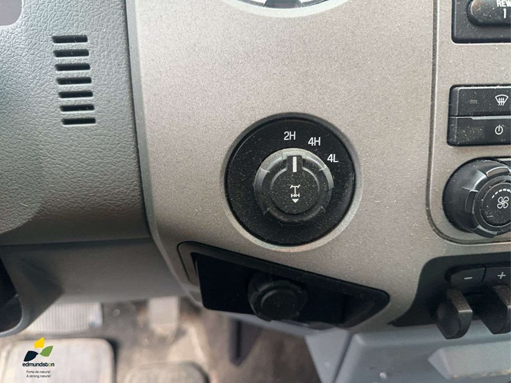 2013-ford-f350-xlt-image-25