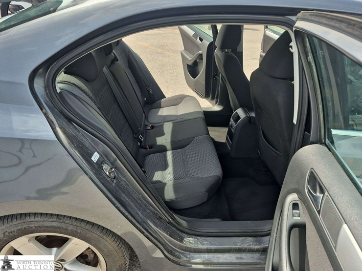 2014-volkswagen-jetta-se-4dr-sedan-6a-image-28