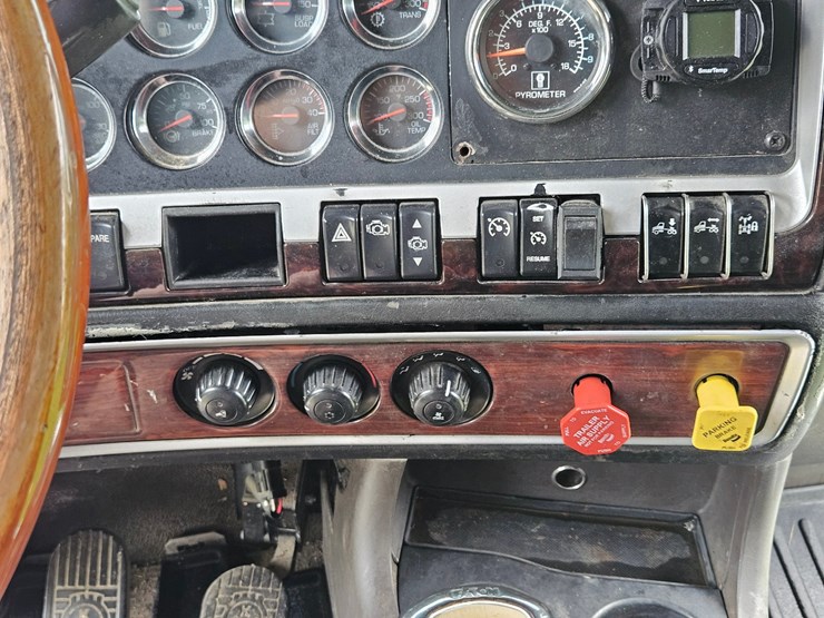 2006-kenworth-t600-image-6
