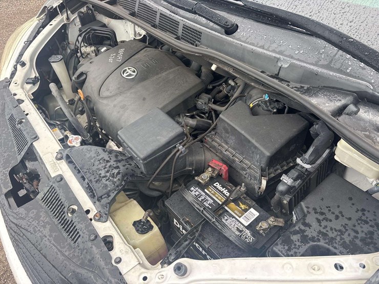 2017-toyota-sienna-image-8
