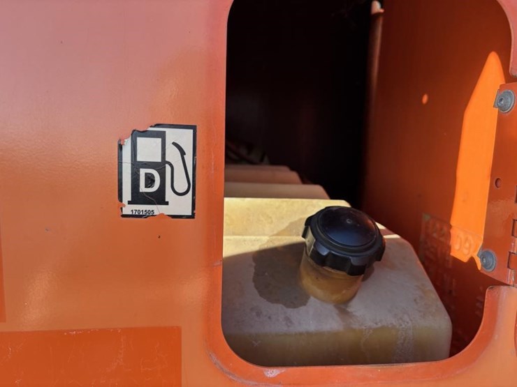 2013-jlg-860sj-image-43