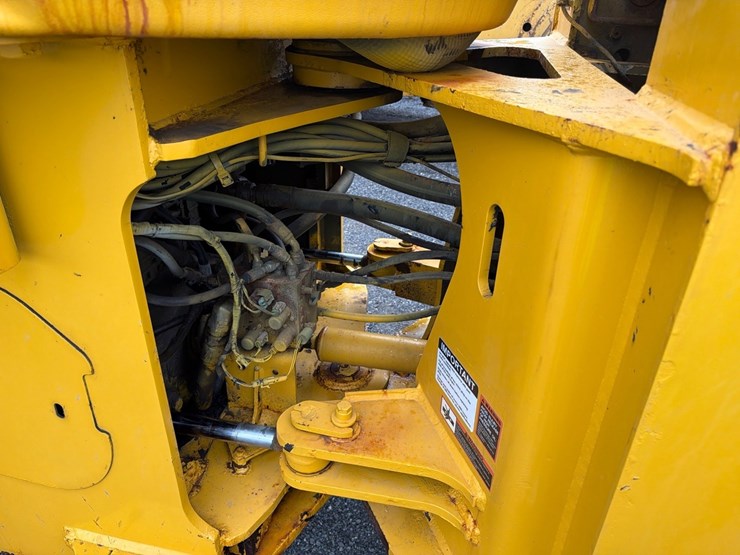 deere-624k-image-13