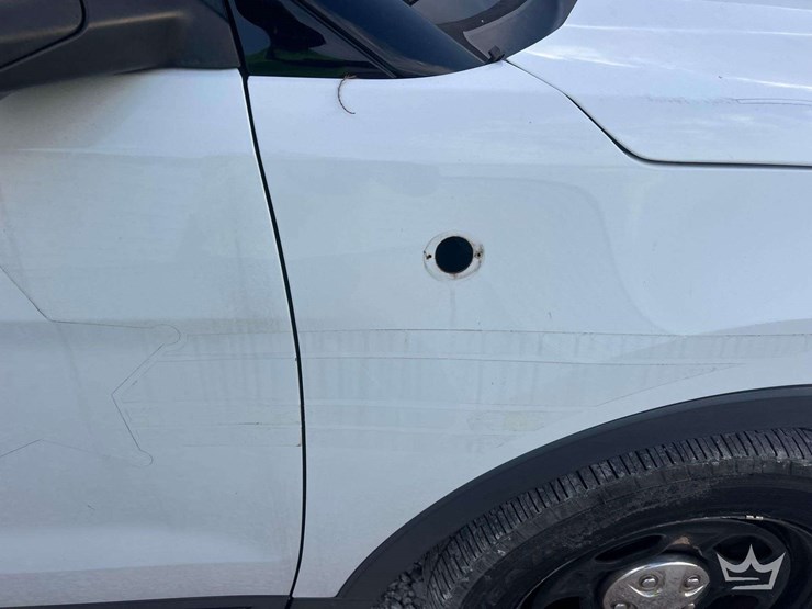 2016-ford-explorer-image-23