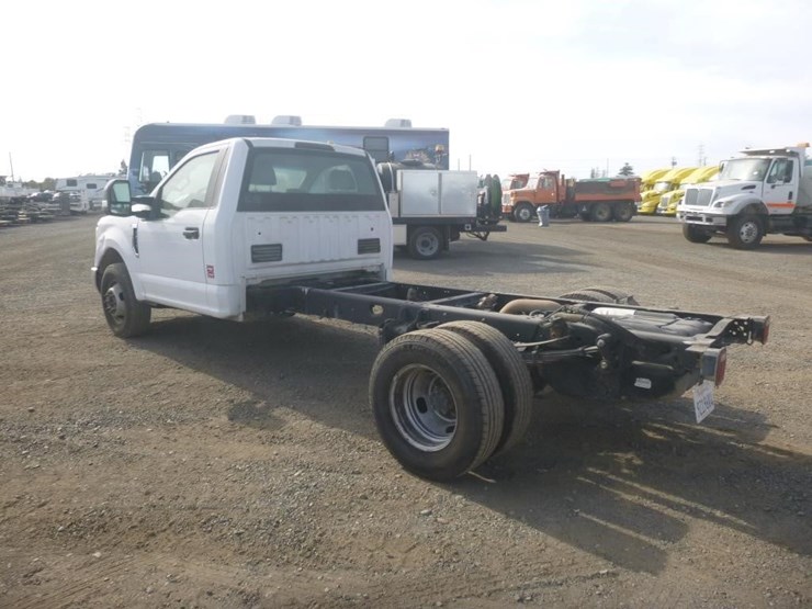 2017-ford-f350-image-4