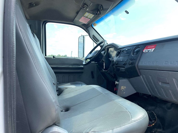 2011-ford-f750-image-18