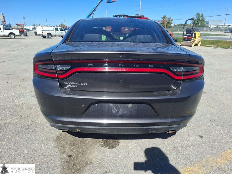 2017-dodge-charger-image-6
