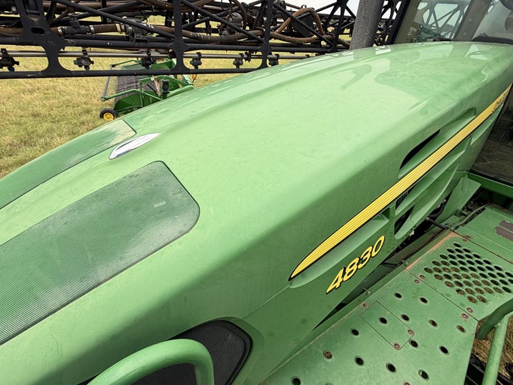 2010-john-deere-4830-image-42