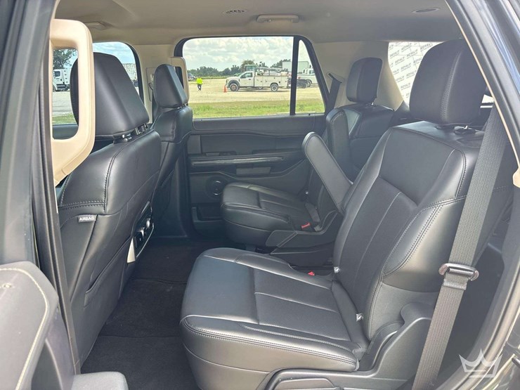 2023-ford-expedition-image-19