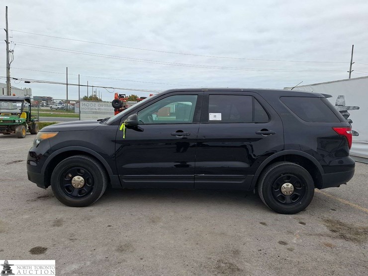 2015-ford-explorer-image-8