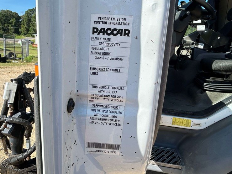 2015-peterbilt-220-image-64