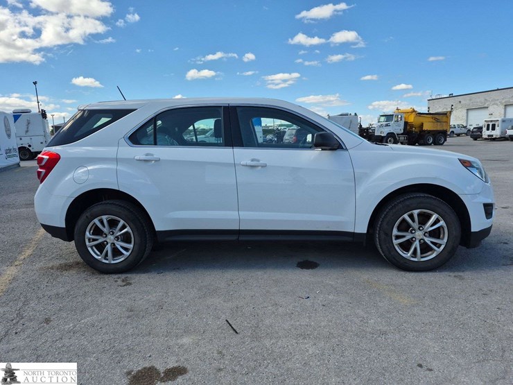 2017-chevrolet-equinox-image-4