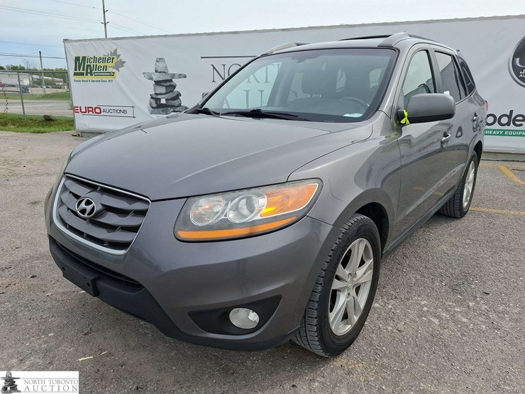 2010-hyundai-santa-fe-image-1