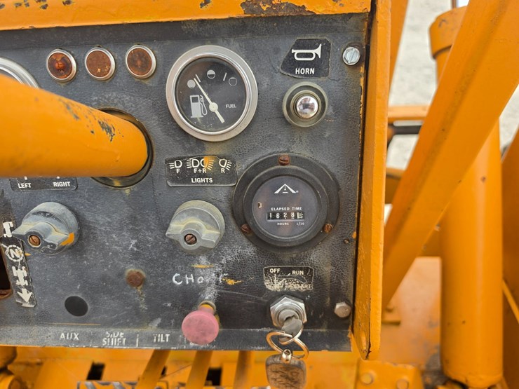 #25323-•-allis-chalmers-708c-fork-lift-image-38