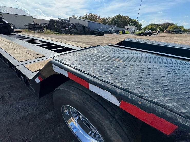 2022-globe-lowboy-image-51
