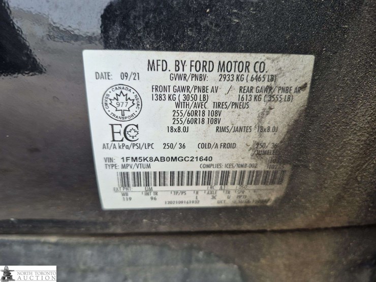 2021-ford-explorer-image-16