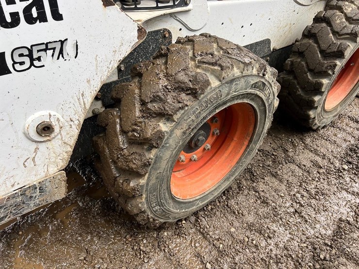 2016-bobcat-s570-image-17
