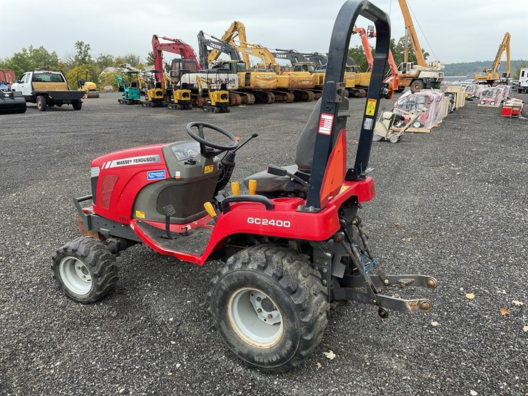 massey-ferguson-gc2400-image-4