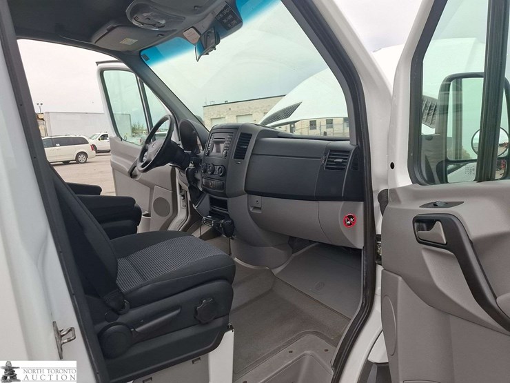 2012-mercedes-benz-sprinter-2500-image-14
