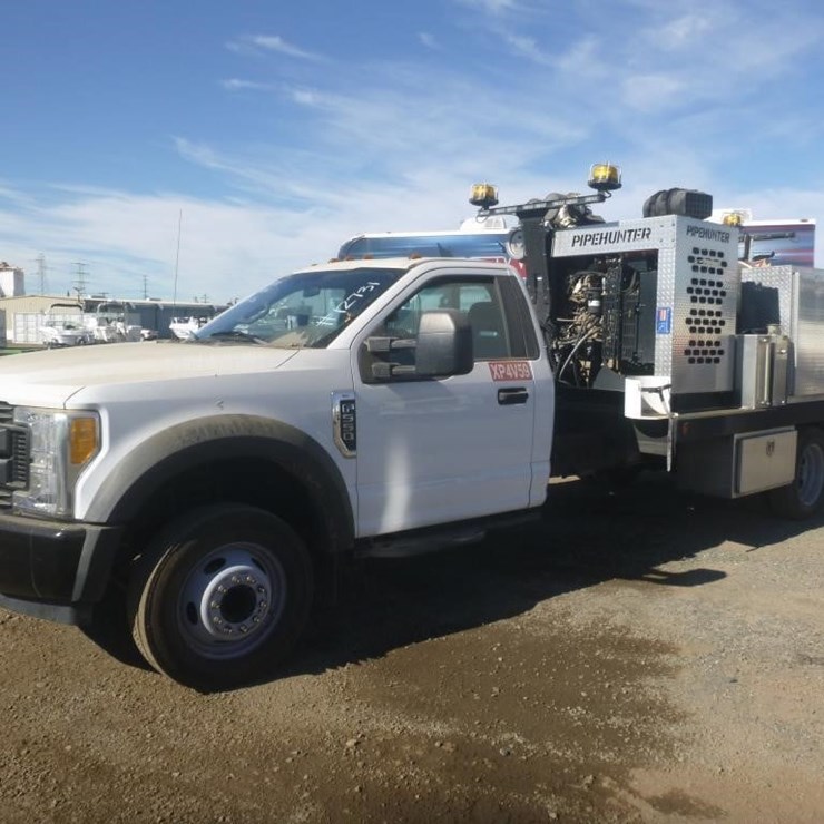 2017 FORD F550