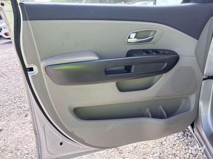 2016-kia-sedona-image-12
