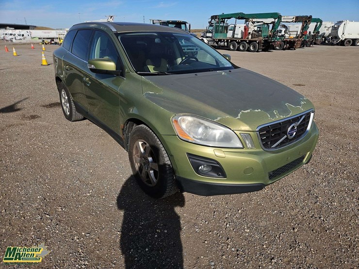 2010-volvo-xc60-image-7