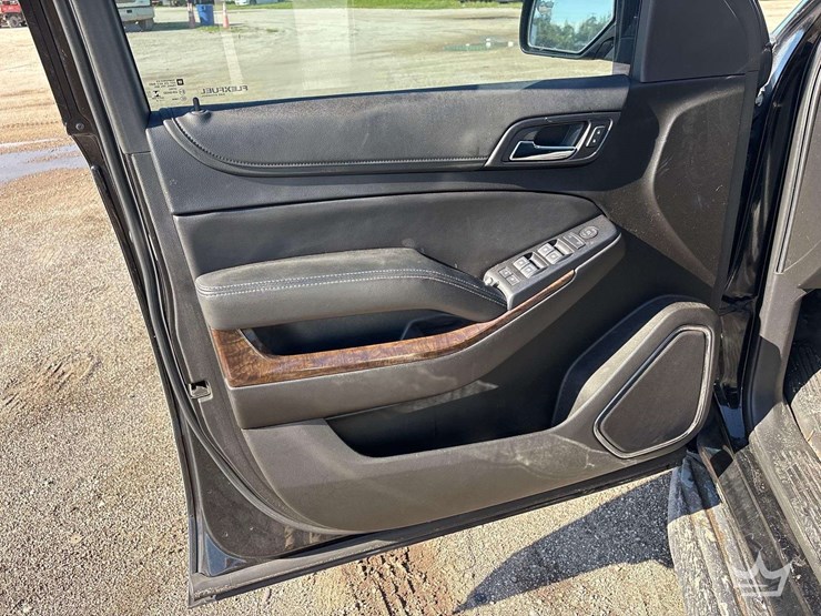 2019-chevrolet-tahoe-image-12