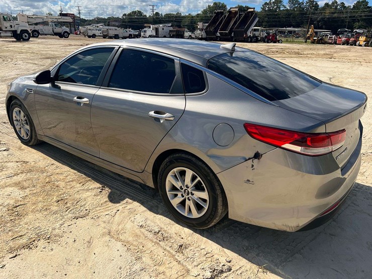2018-kia-optima-4-door-sedan-(140,152-miles)-image-2