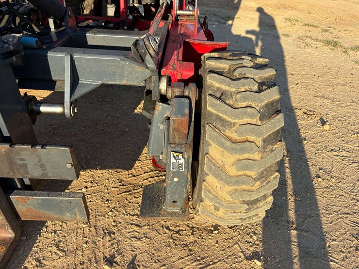 2004-moffett-m5500-image-14